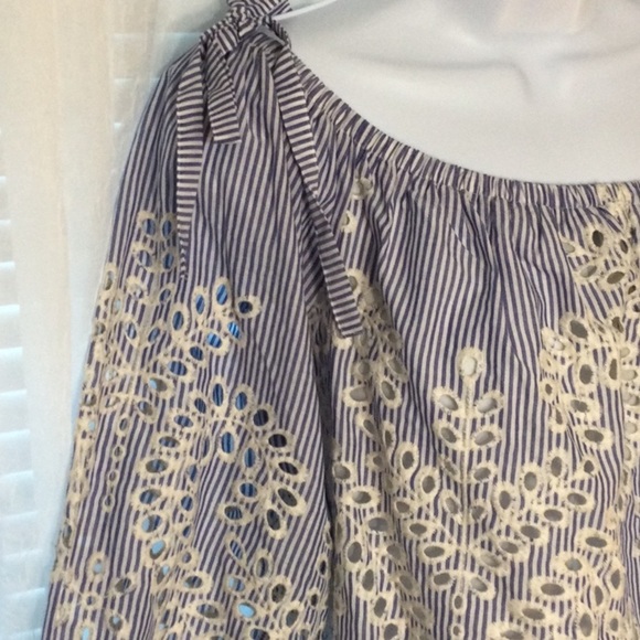 Express Off The Shoulder Eyelet Blouse Blue/White Striped Size M - Picture 3 of 10